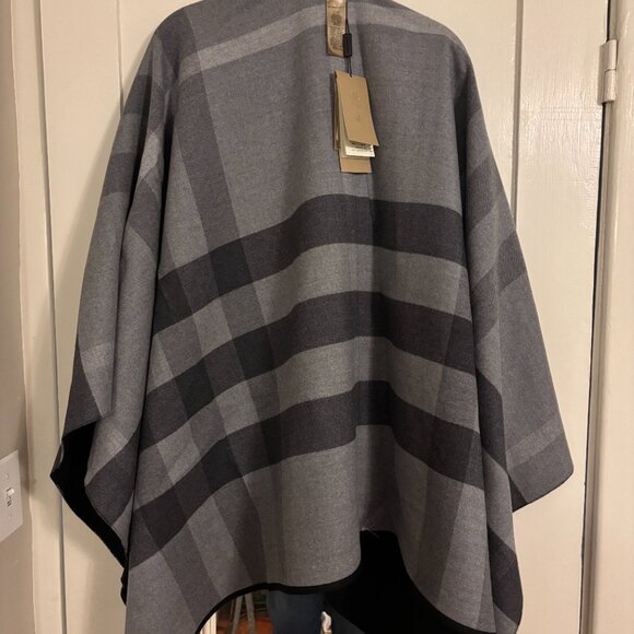NWT Burberry Charcoal Plaid Cape/Wrap - Picture 3 of 7